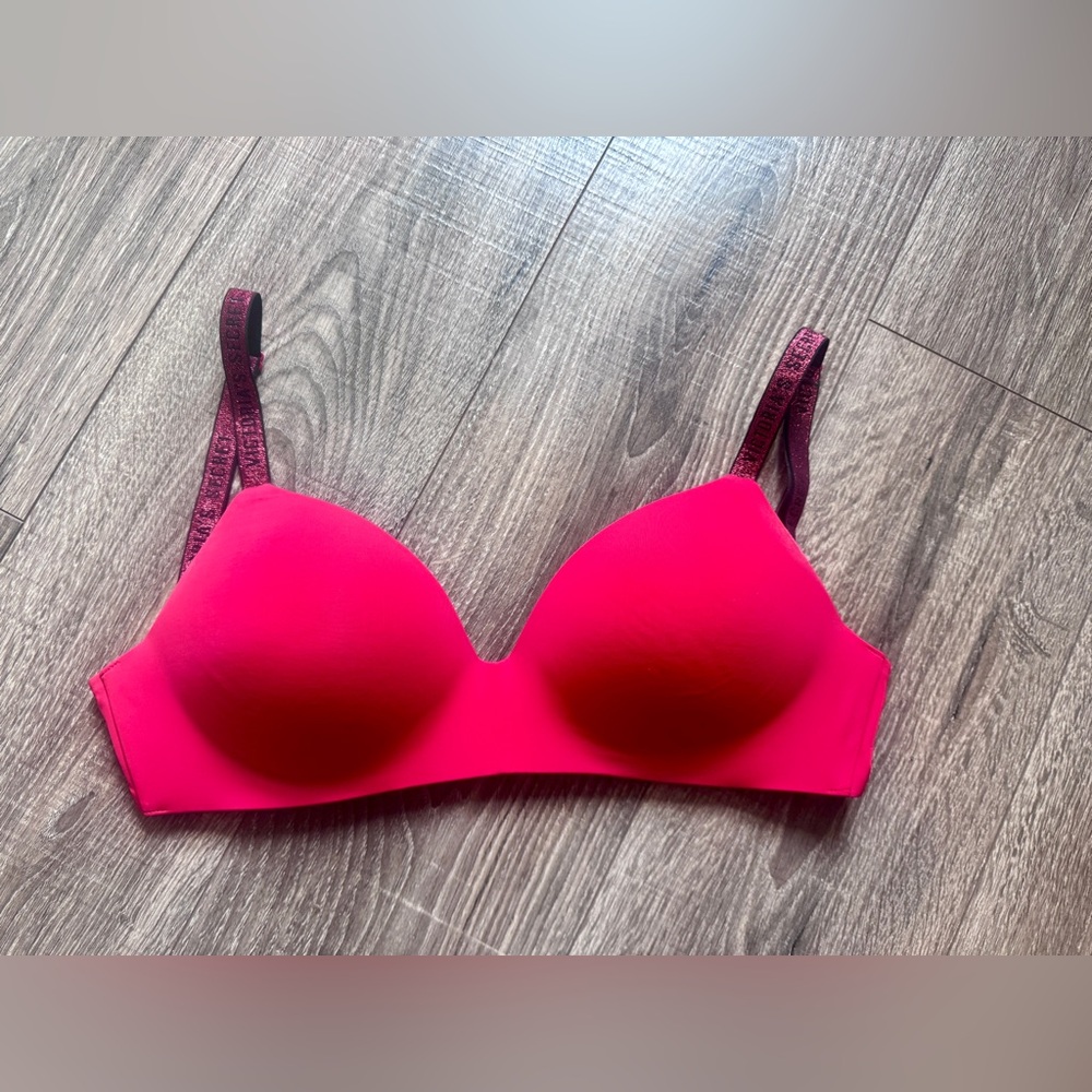 Victoria's Secret Bold RED Bra 32DDD